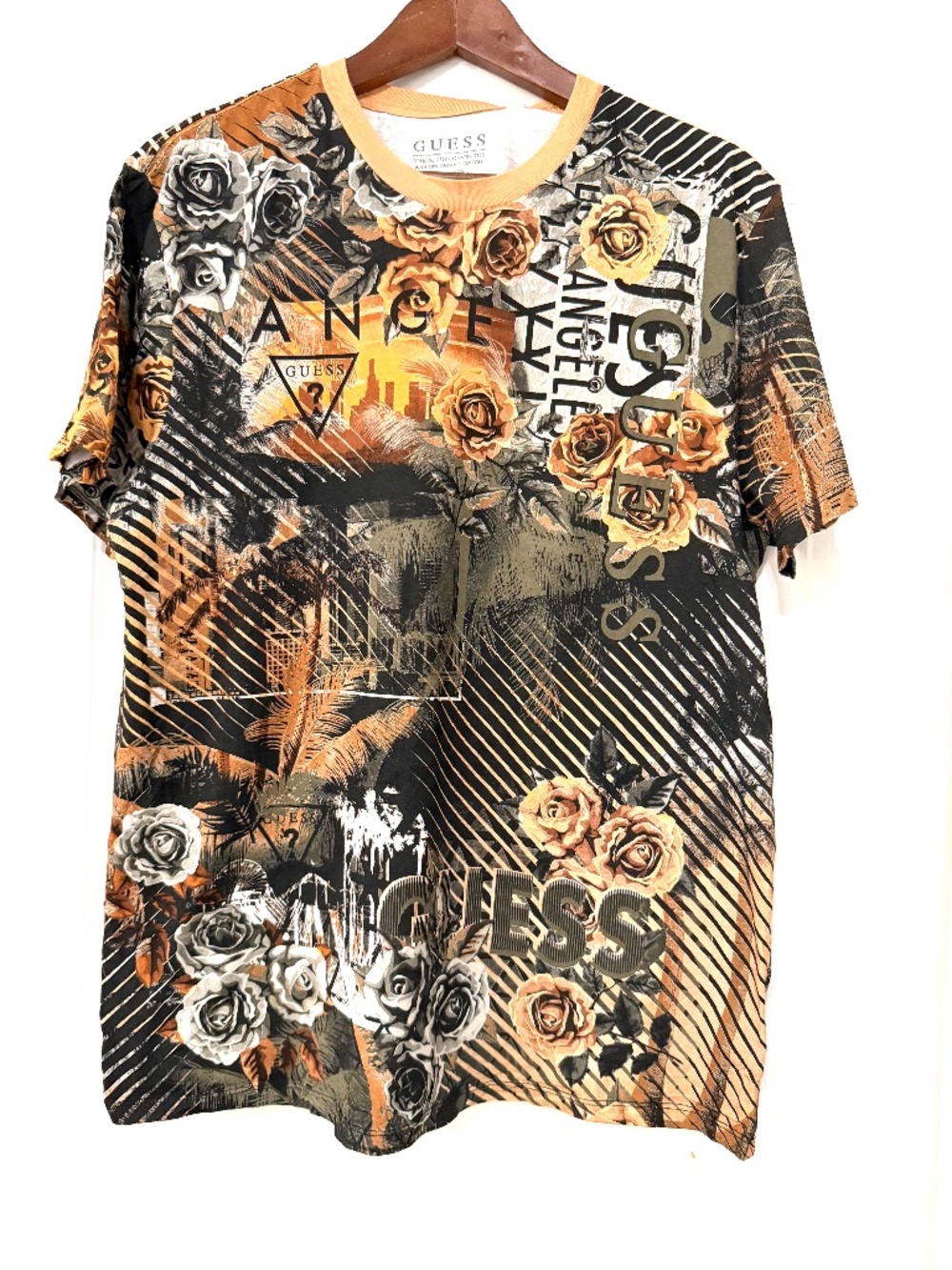 GUESS Men’s Momoko All-Over Print Los Angeles Graphic Tee - Size L